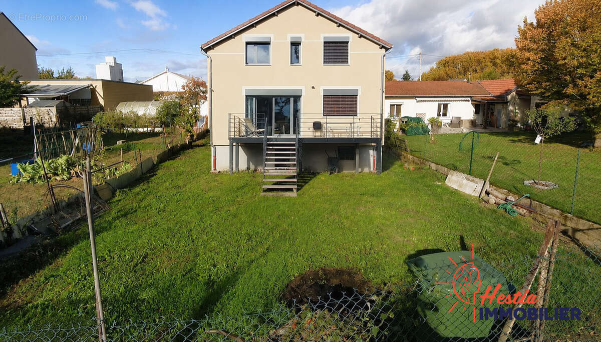 Terrain 764 m² à Chalons-En-Champagne  - photo 3