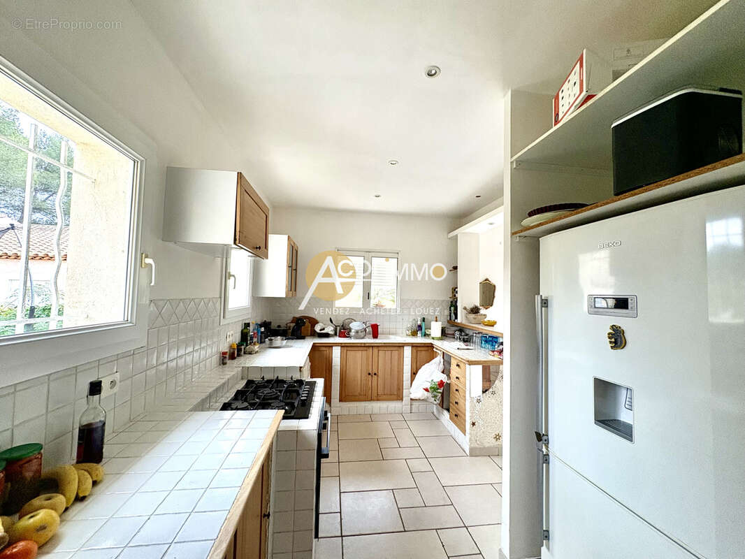 JANAS, très jolie propriété sur un terrain de 1100m2 villa+ dépendance de type 2+ piscine - photo 5