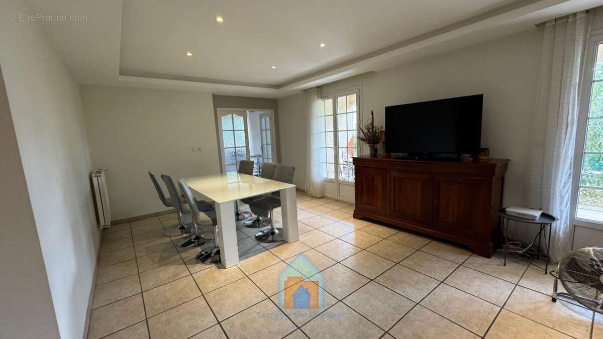 Maison à MONDONVILLE