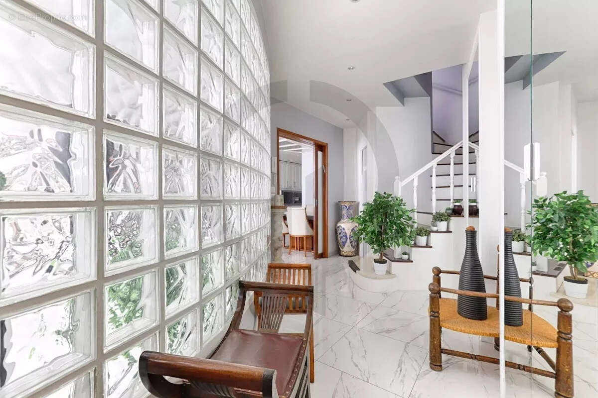 Appartement à PARIS-2E