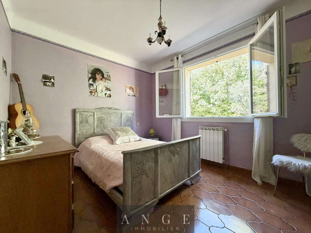 Maison à SOLLIES-VILLE