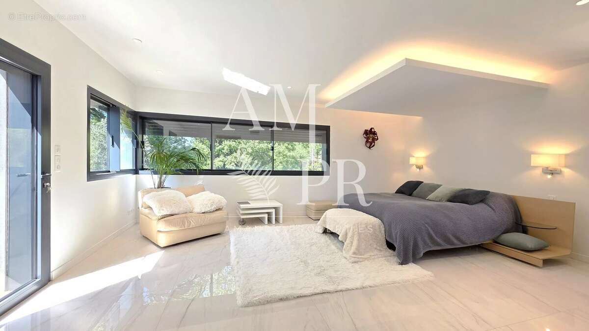 Maison à MOUGINS