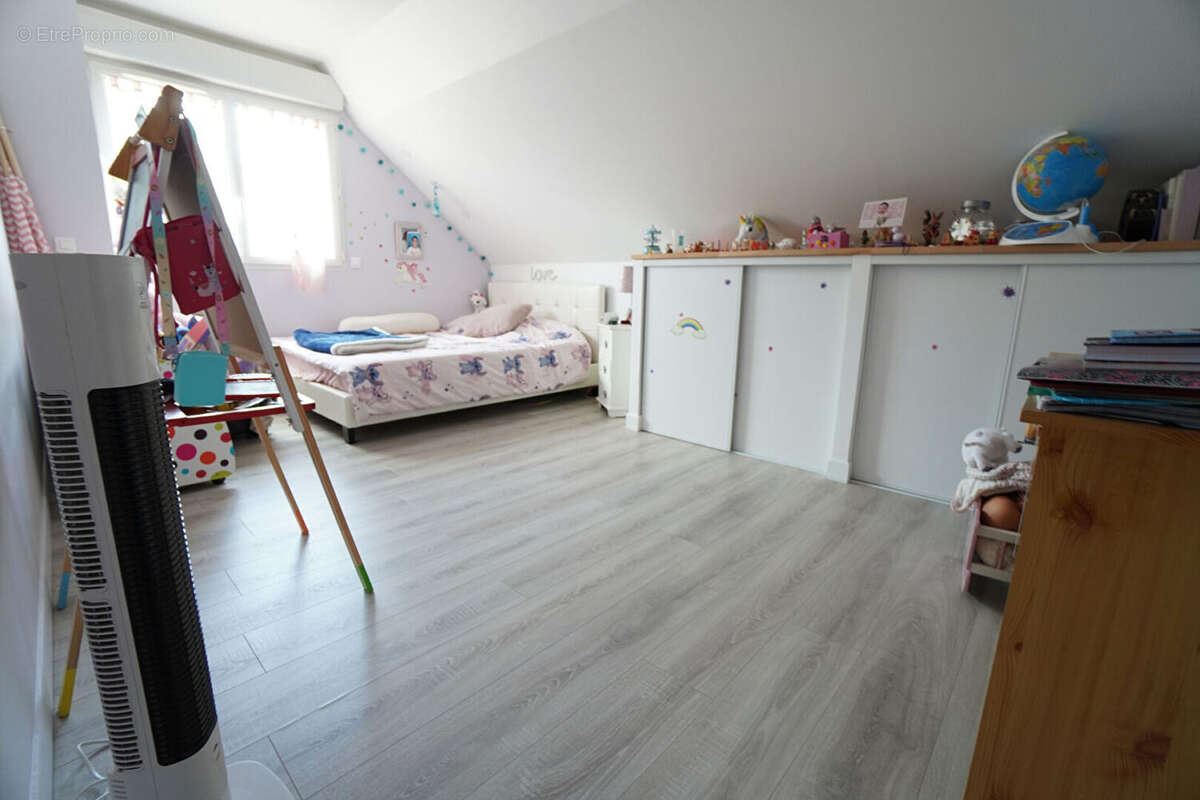 Maison à SAINT-GERVAIS-EN-BELIN