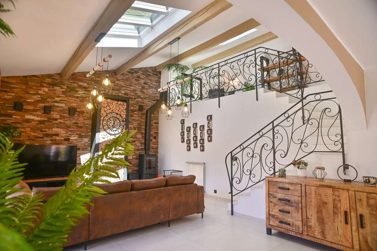 Maison à ROQUEFORT-LES-PINS