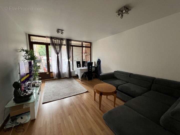 Appartement à SURVILLIERS