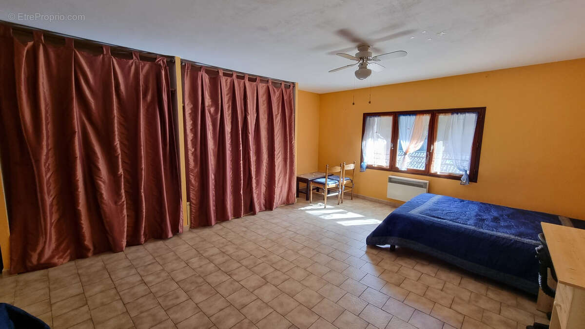 Maison à SAINT-GUILHEM-LE-DESERT