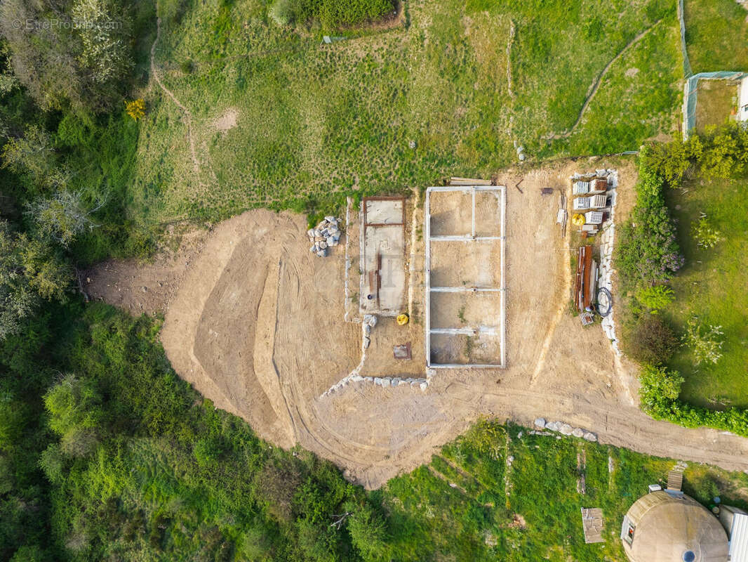 Terrain à SAINT-CIERGE-LA-SERRE