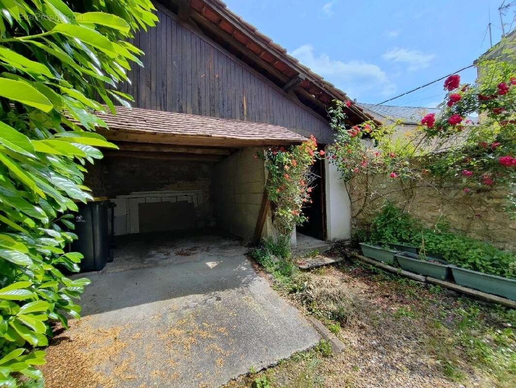 Maison à NESLES-LA-VALLEE