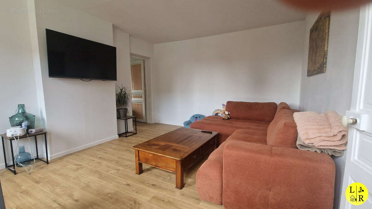 Maison à CROISILLES