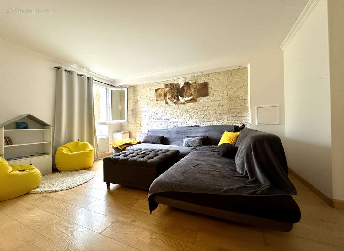 Appartement à MAGNY-LE-HONGRE