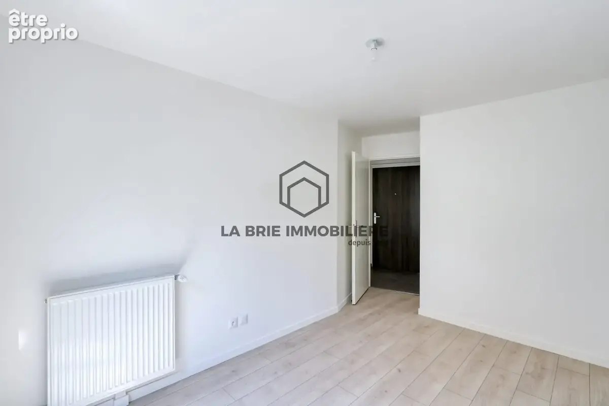 Appartement 4 pièces 76 m² à vendre à Villiers-Sur-Marne (94350) - photo 2