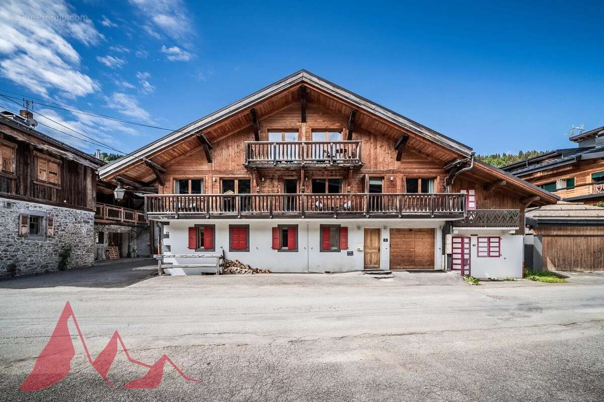 Magnifique ferme rénovée de sept chambres au cœur de Morzine - photo 2