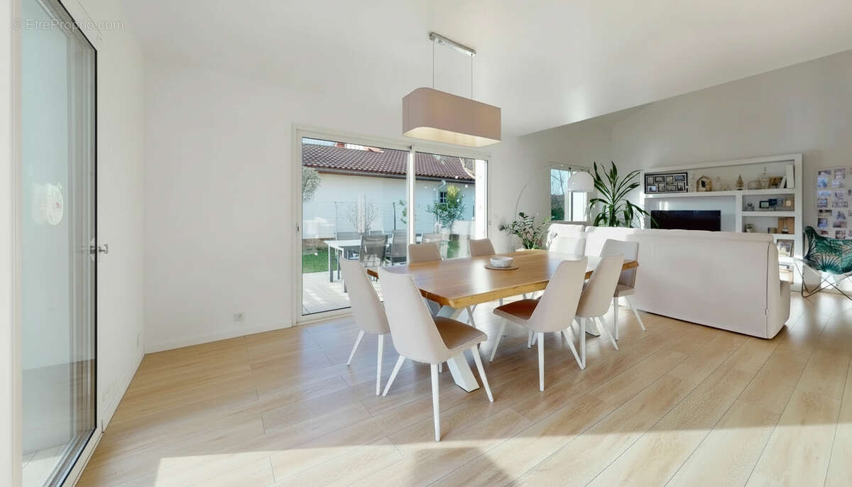 Maison à BASSUSSARRY