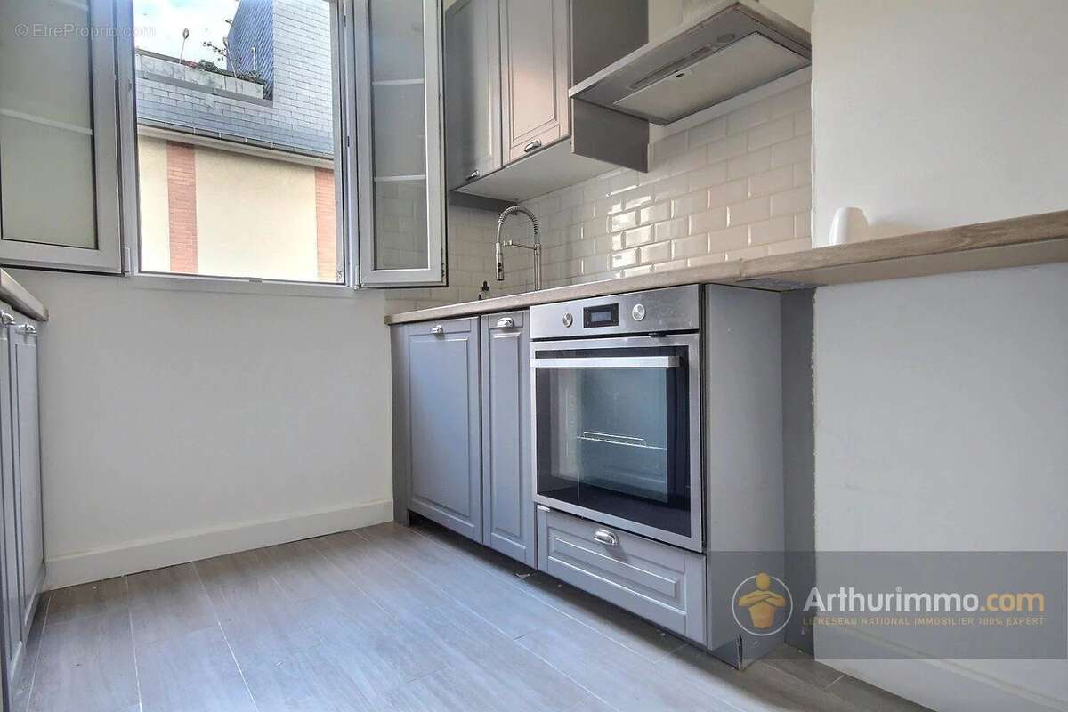 Appartement à CHARENTON-LE-PONT