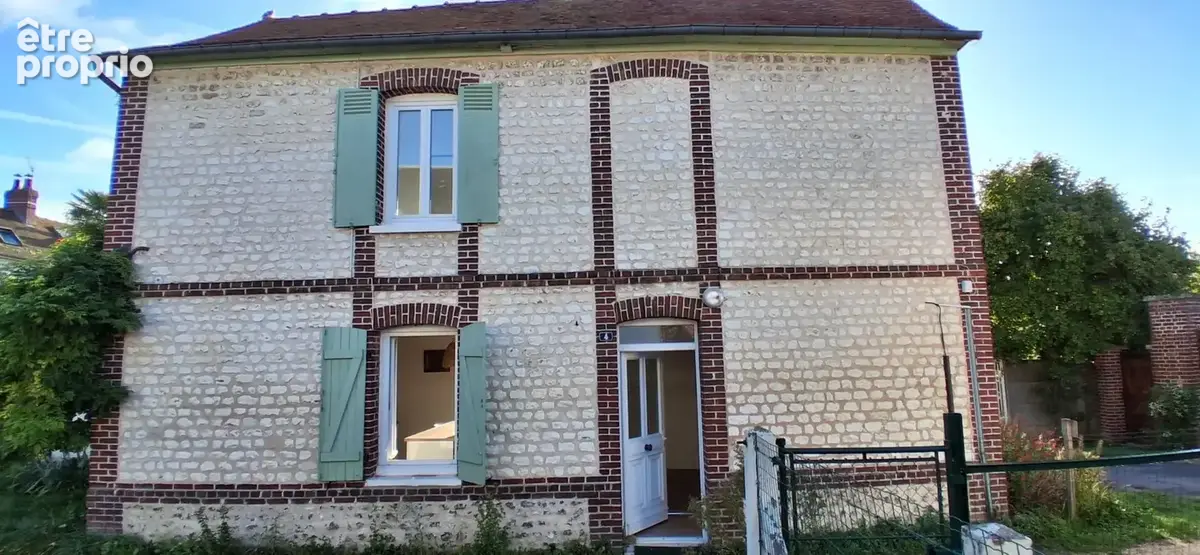 Maison ancienne à vendre à Poses, proche des bords de Seine