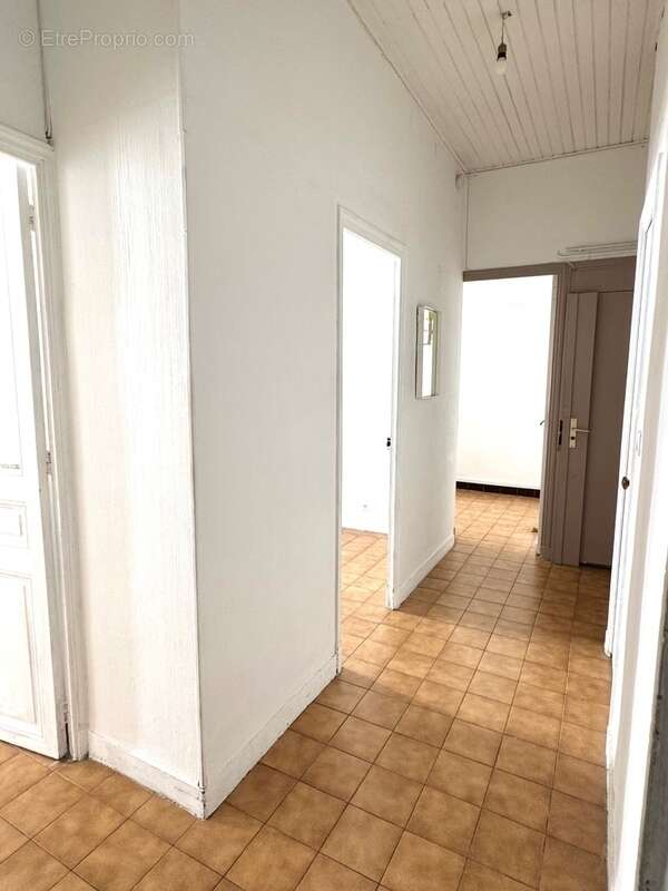 Appartement à MARSEILLE-7E