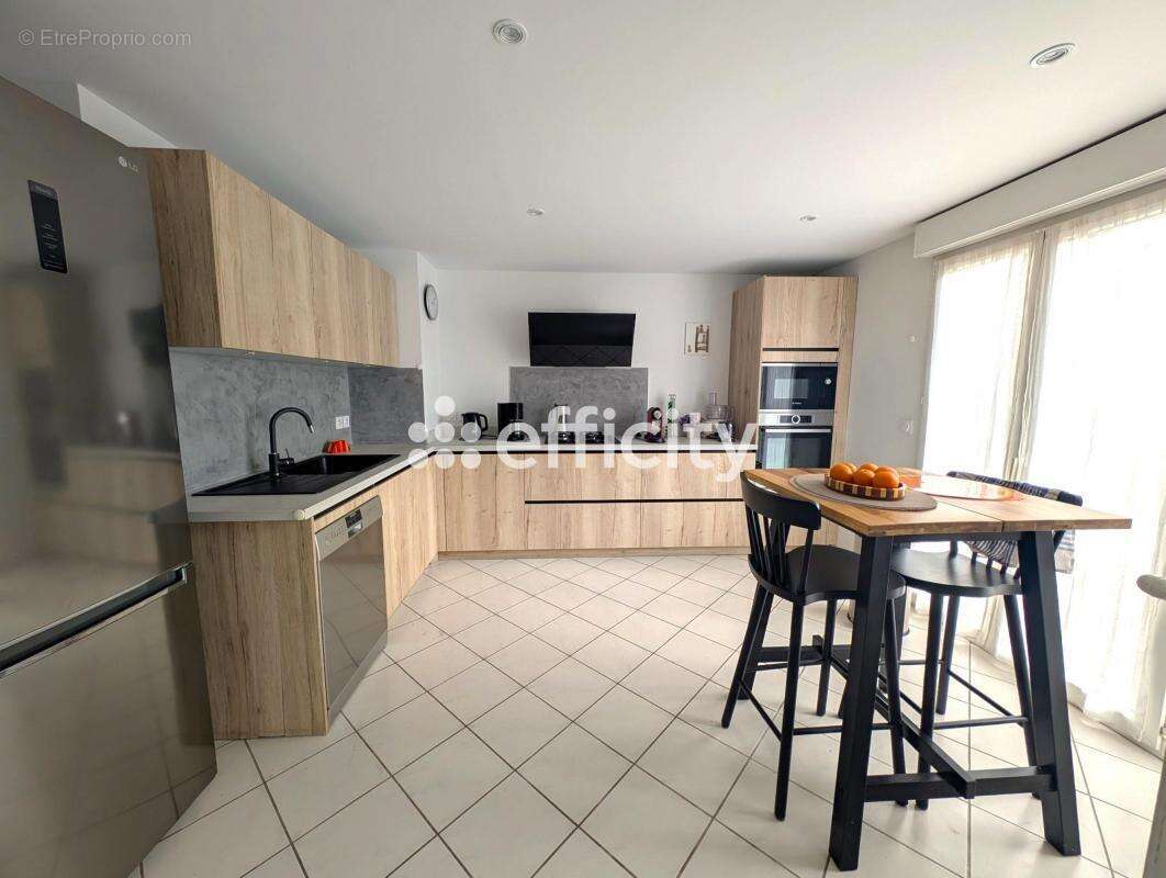 Maison à SAINT-EGREVE