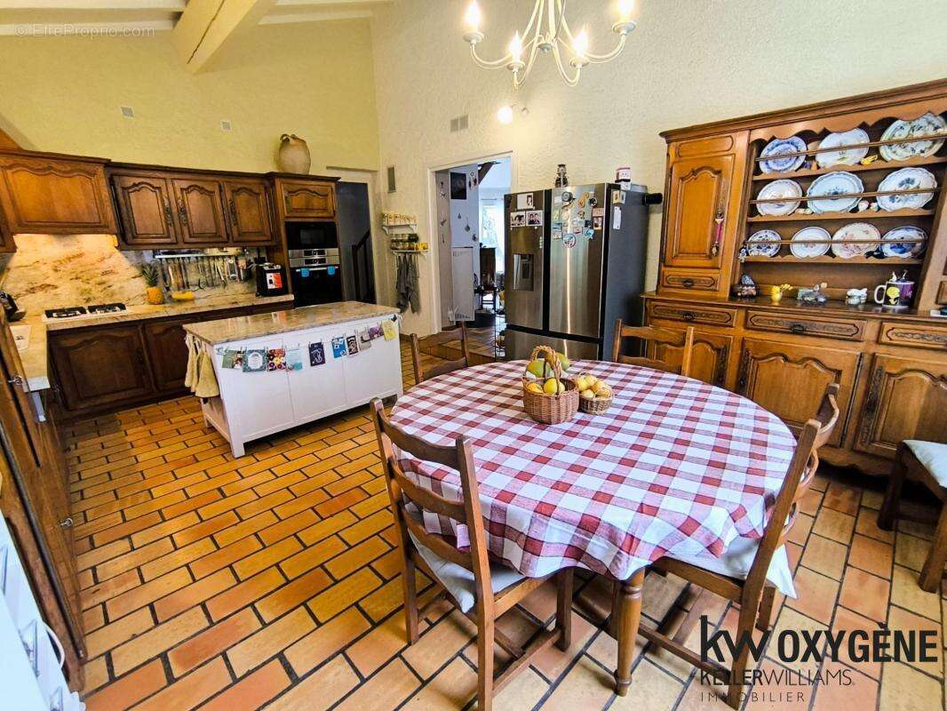 Maison à REYNES