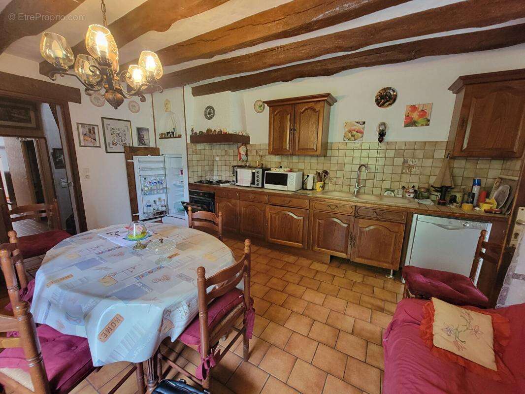 Maison à BETZ-LE-CHATEAU