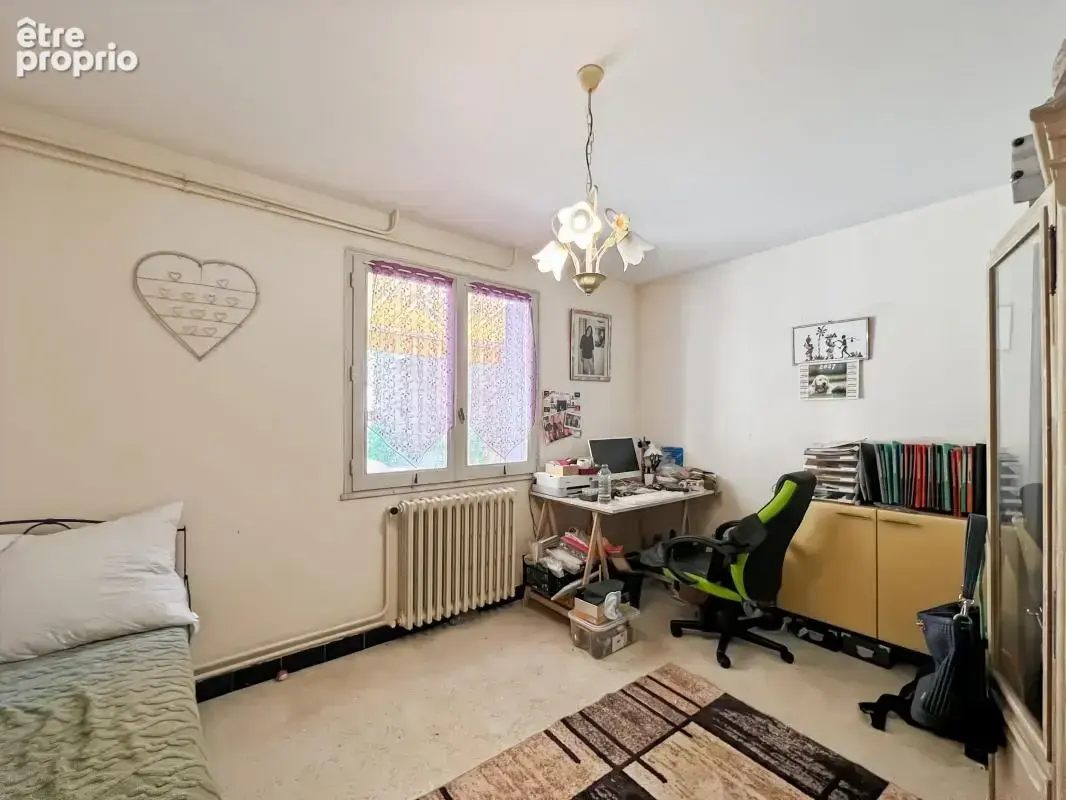 Livron - maison familiale a vendre avec terrain, terrasse, balcon et garage - photo 8