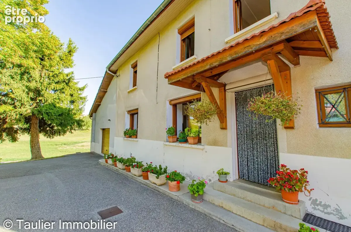 Photo Maison à Chevrieres au prix de 276 000€