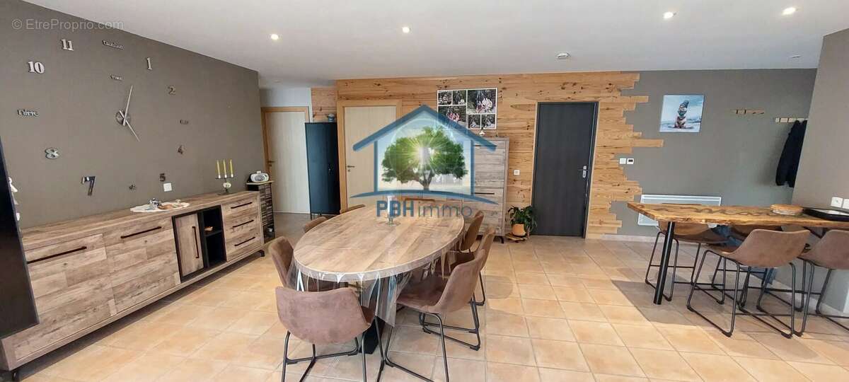 Maison à TENDON