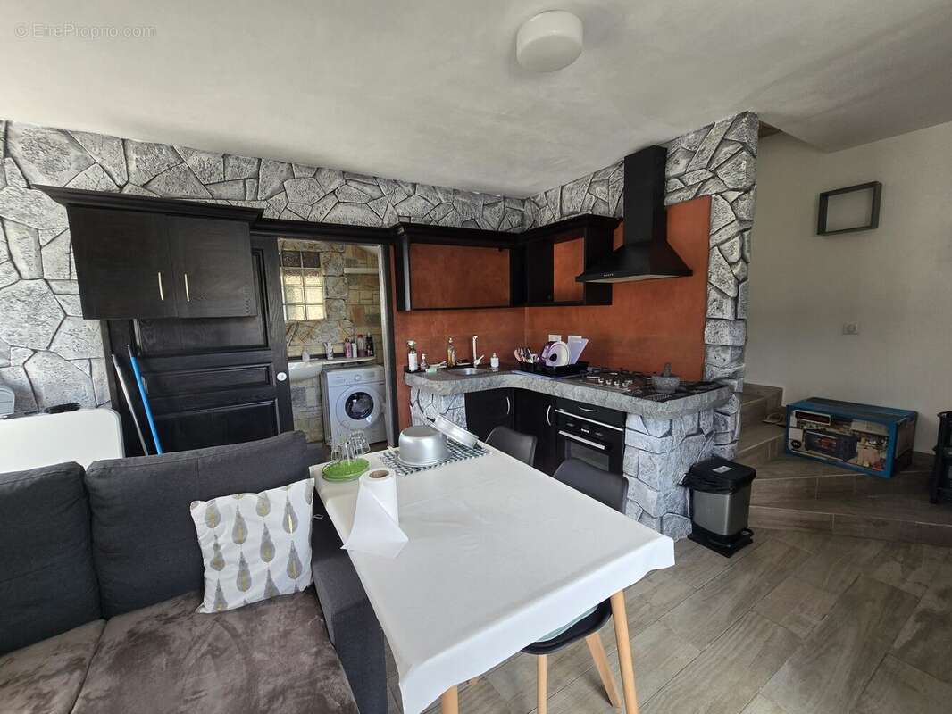 Maison à LA PLAINE-DES-PALMISTES