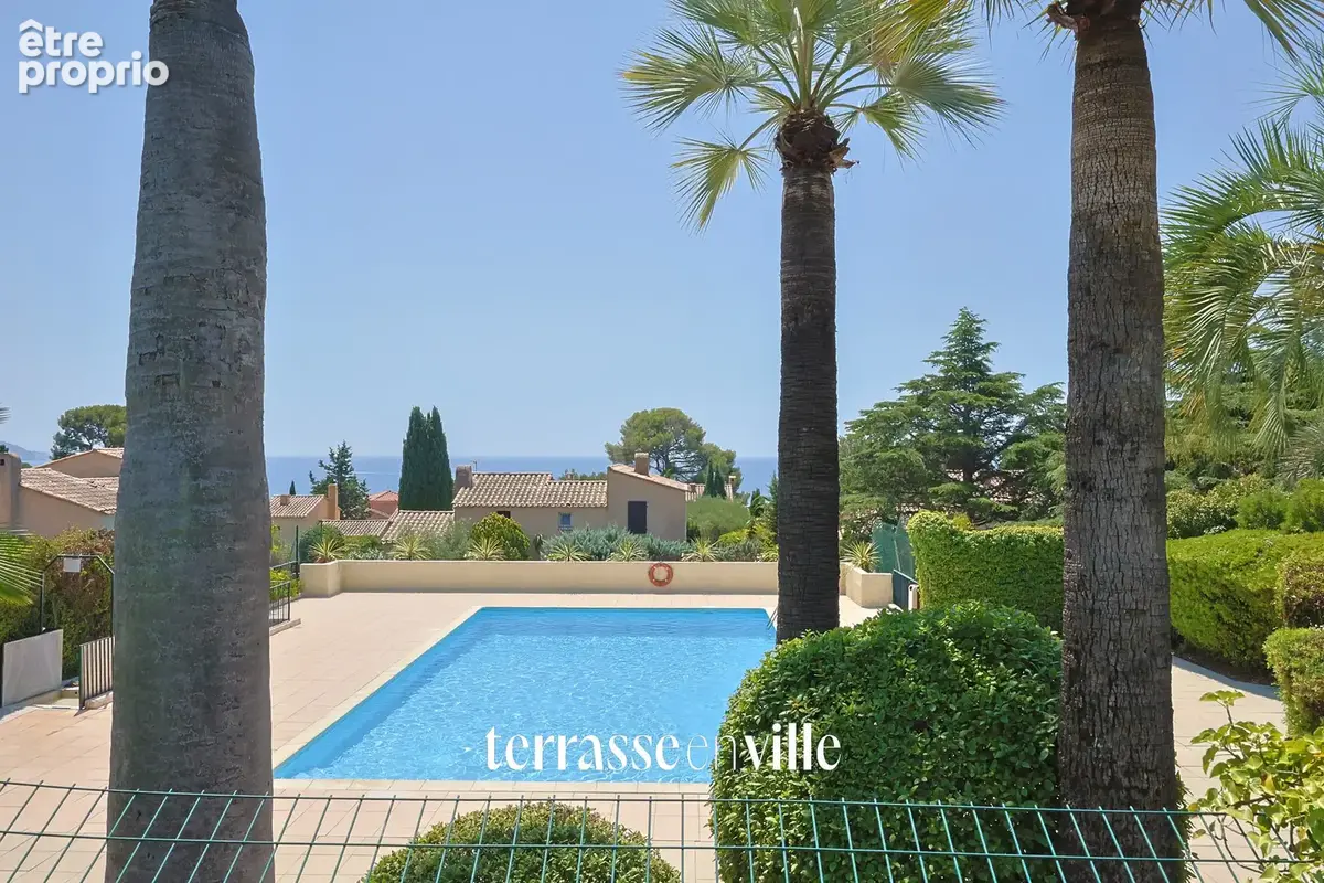 Quartier Fontsainte - T2 39m2 - Terrasse vue pinède et mer - Piscine - Parking privé - 289 000€ - photo 2