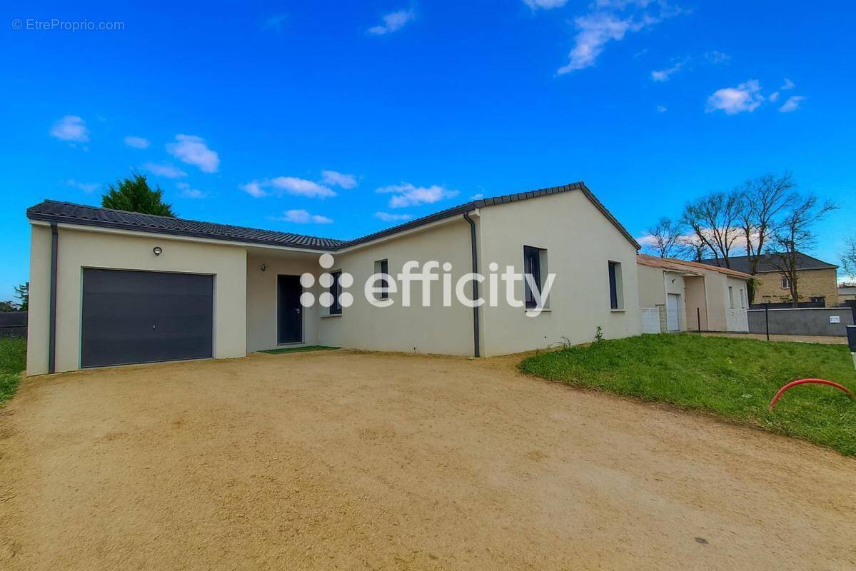 Maison à NEUVILLE-DE-POITOU