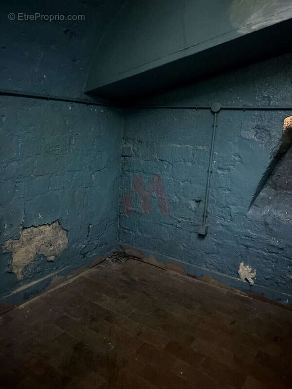 Commerce à PARIS-9E