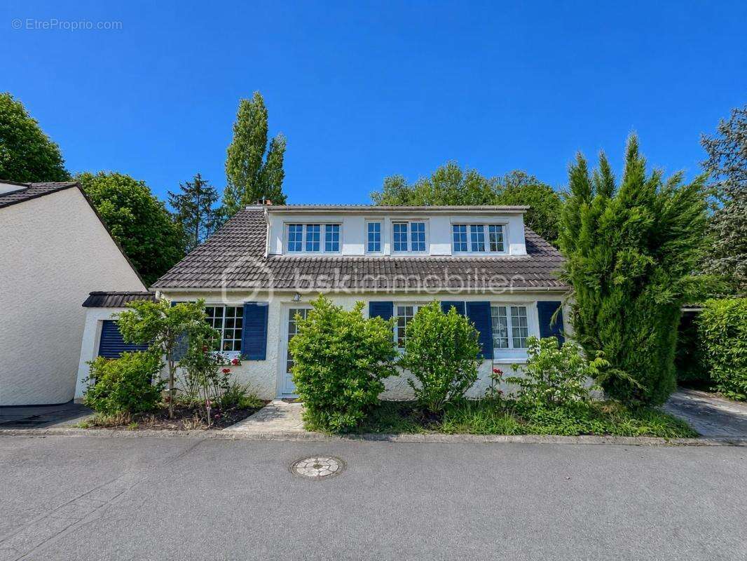 Maison à PONTAULT-COMBAULT