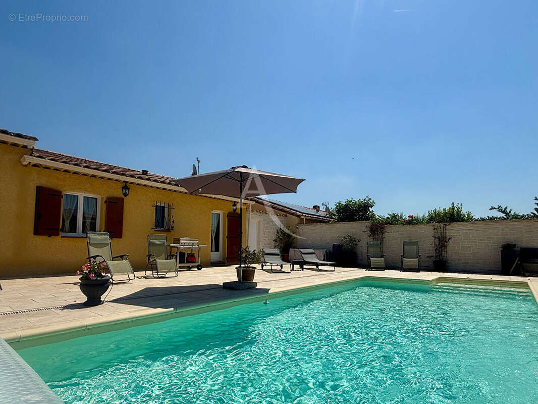 Superbe villa de plain-pied, au calme, piscine ,proche commodités - photo 18