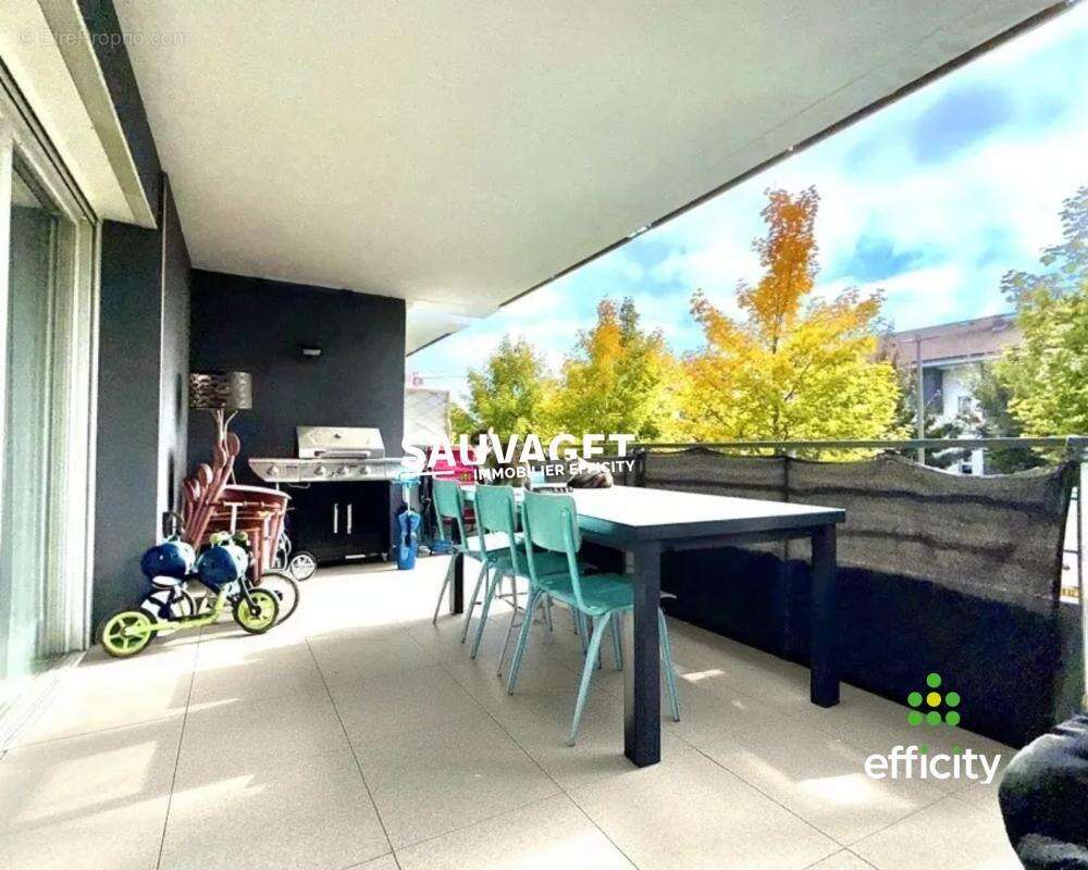 Appartement à REIGNIER