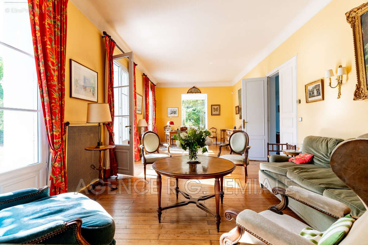 Maison à MAISONS-LAFFITTE