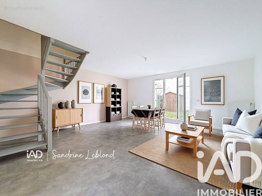 Photo 1 - Maison à HOUDAN