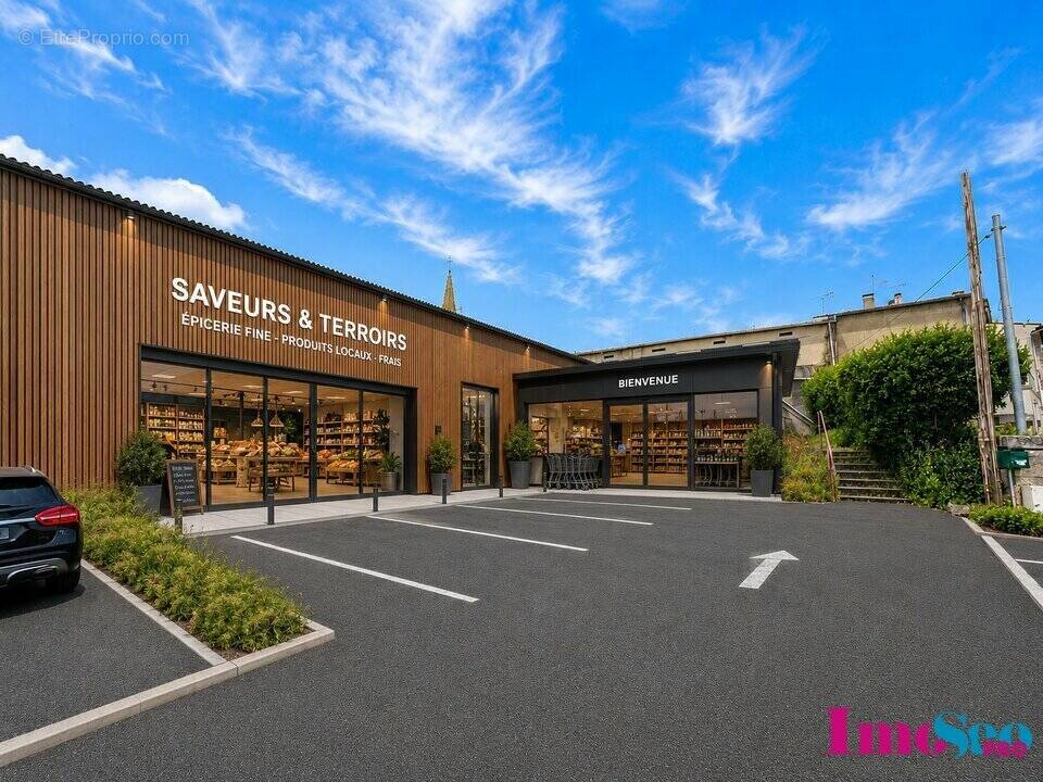 Commerce à LUSSAC