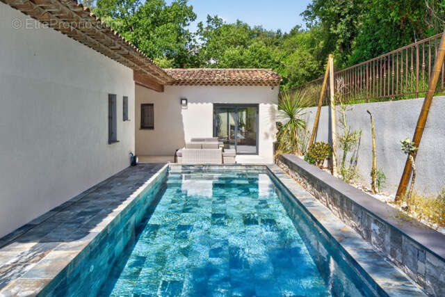 Maison à ROQUEFORT-LES-PINS