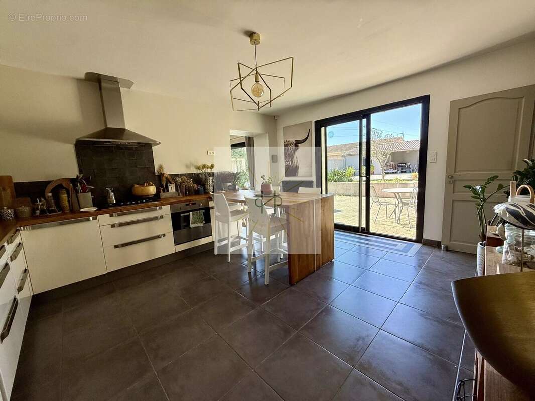 Maison à MONTELIMAR