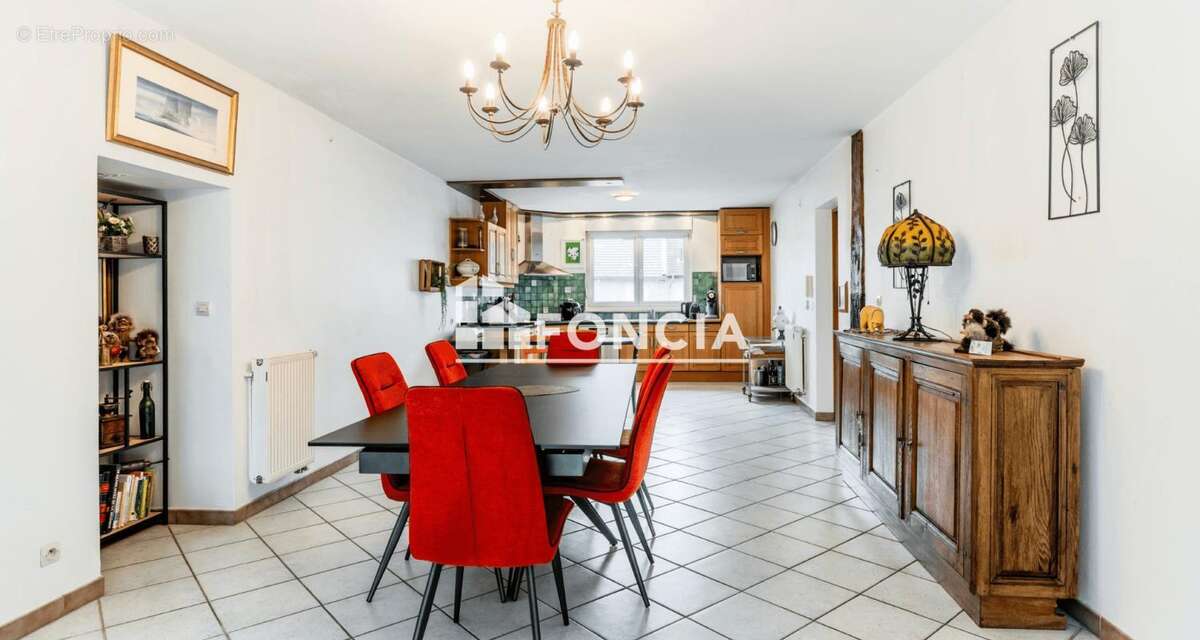 Appartement à COSNES-ET-ROMAIN