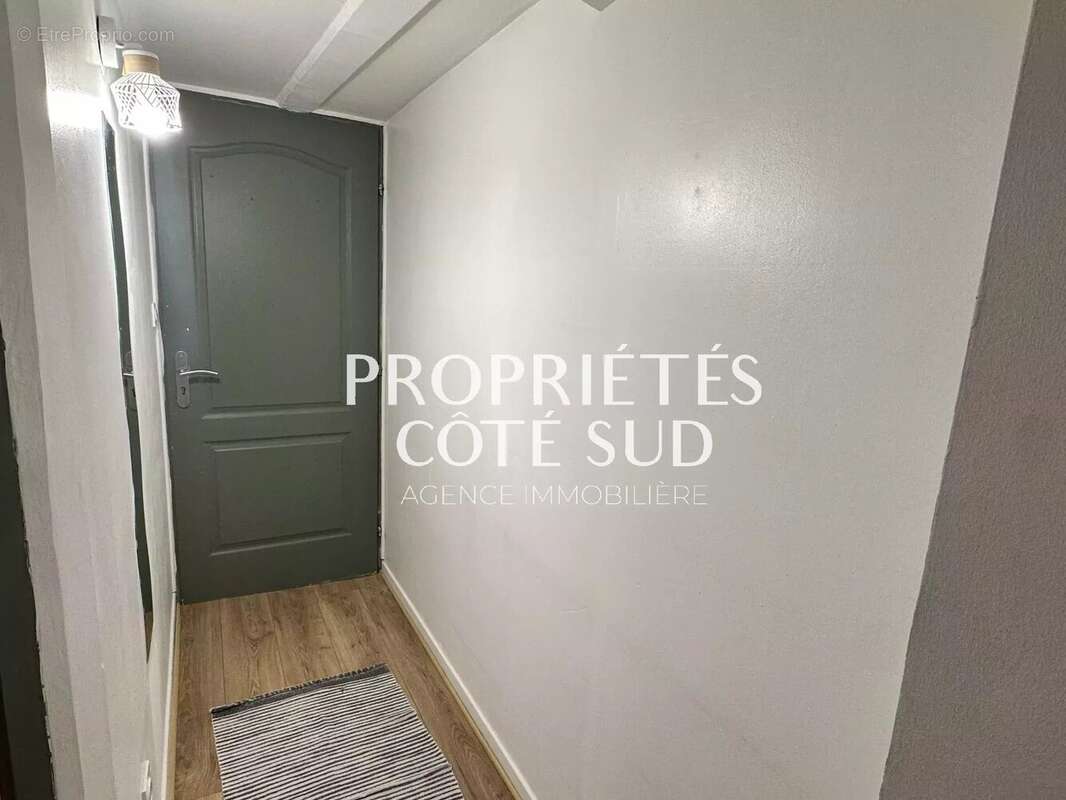 Appartement à MORNAS