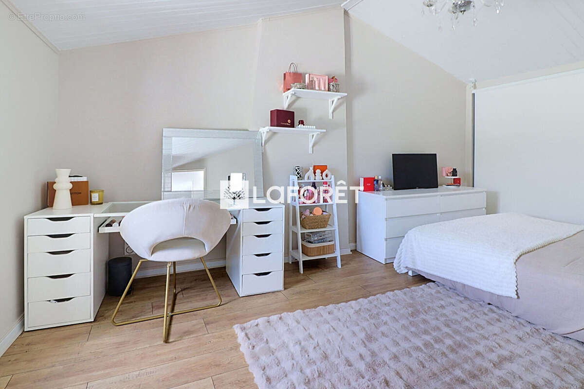 Maison de Bourg en pierre La Jarrie 5 pièces 112 m² - photo 7
