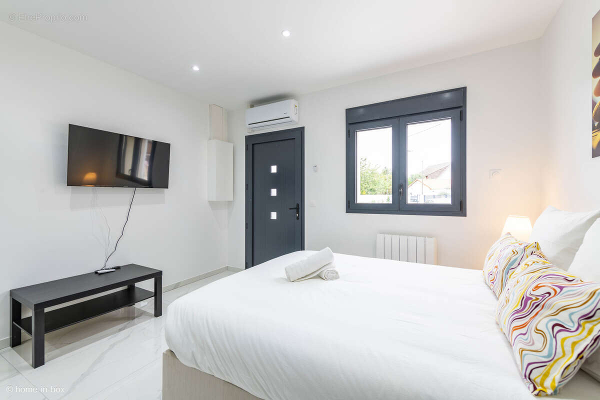 Appartement à PARAY-VIEILLE-POSTE