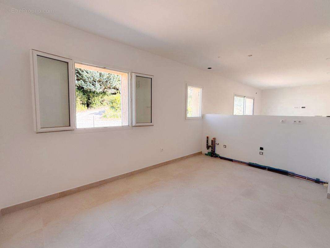 Maison 86 m² à Ginasservis  - photo 11