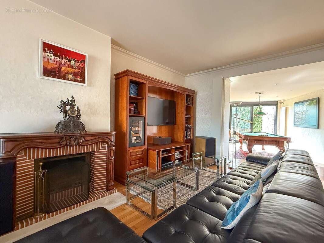 Maison à VIRY-CHATILLON