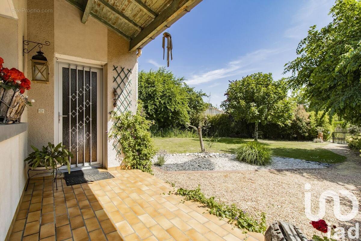 Photo 1 - Maison à LES BROUZILS