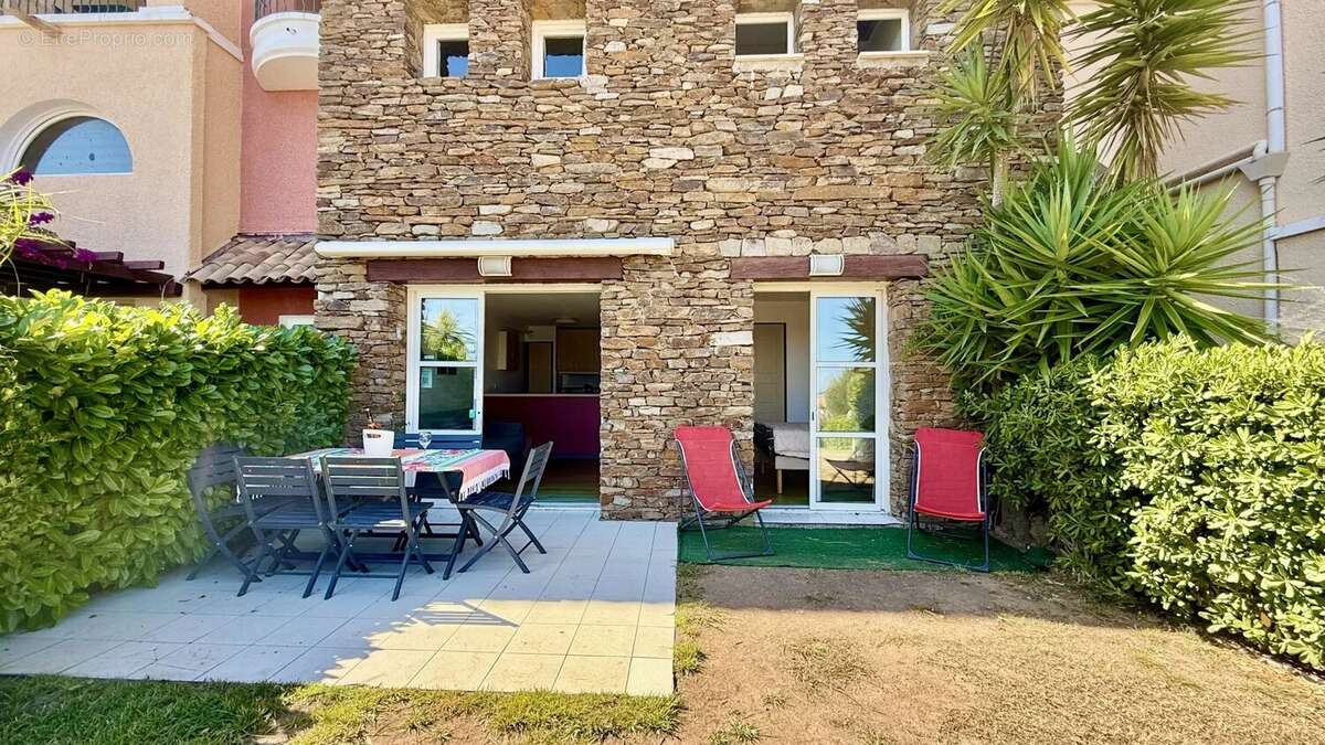 Agay cap esterel village t3 type large jardin sud est vue mer - photo 2