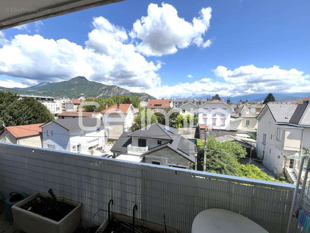 Appartement à FONTAINE