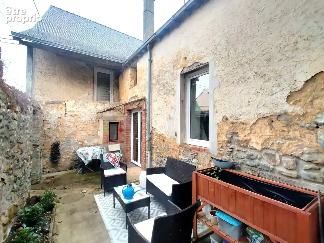 Maison à vendre Chémeré le Roi terrasse