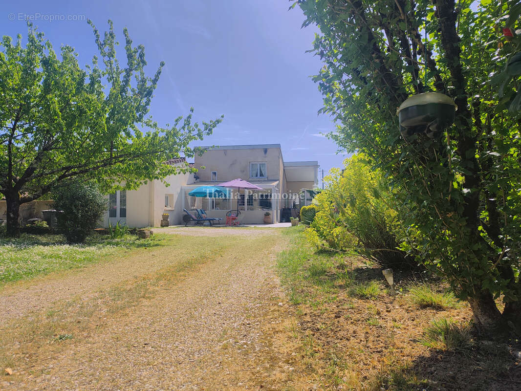 Maison à LESTIAC-SUR-GARONNE