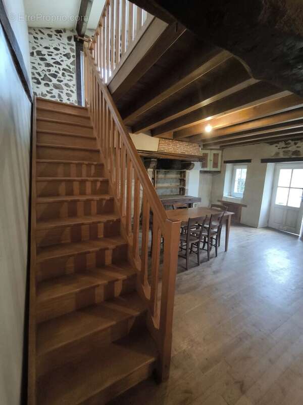 Maison à SAINT-JUNIEN